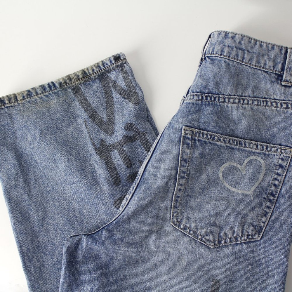 H&M Graffiti ultra High Waisted Wide Leg Jeans Size 0 / inseam 32 - Picture 10 of 15